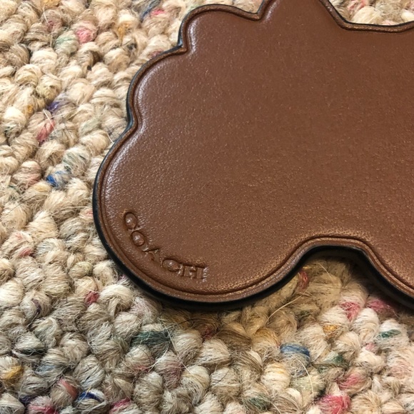 ๐ Coach x Chelsea Champlain Horse and Carriage Key Fob - Picture 10 of 14